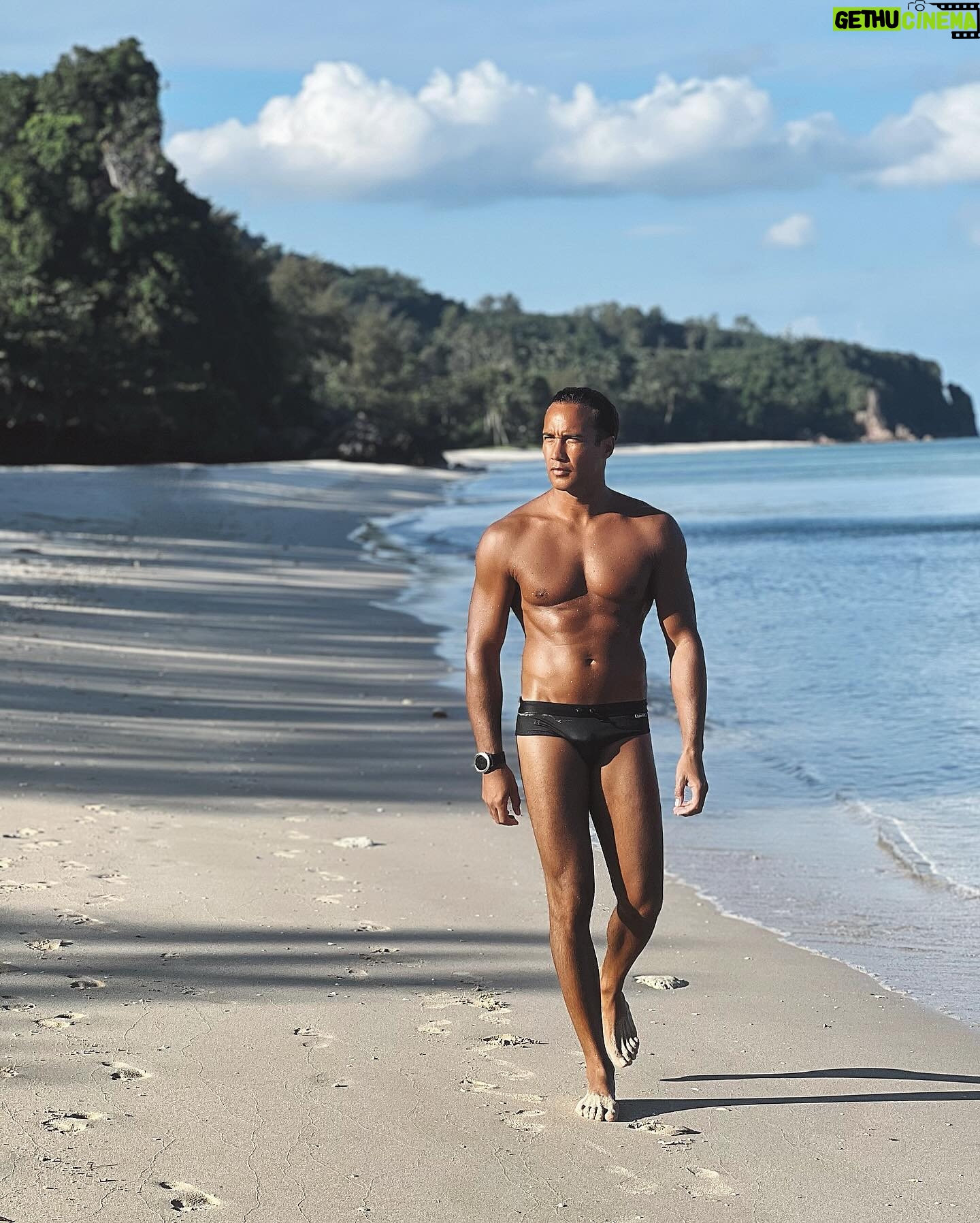 Laurent Maistret - 7.8K Likes - Vous êtes plutôt slip ou short de bain?
🩲ou🩳?
J’accepterai que vous me disiez que ça fait kéké ? 😅