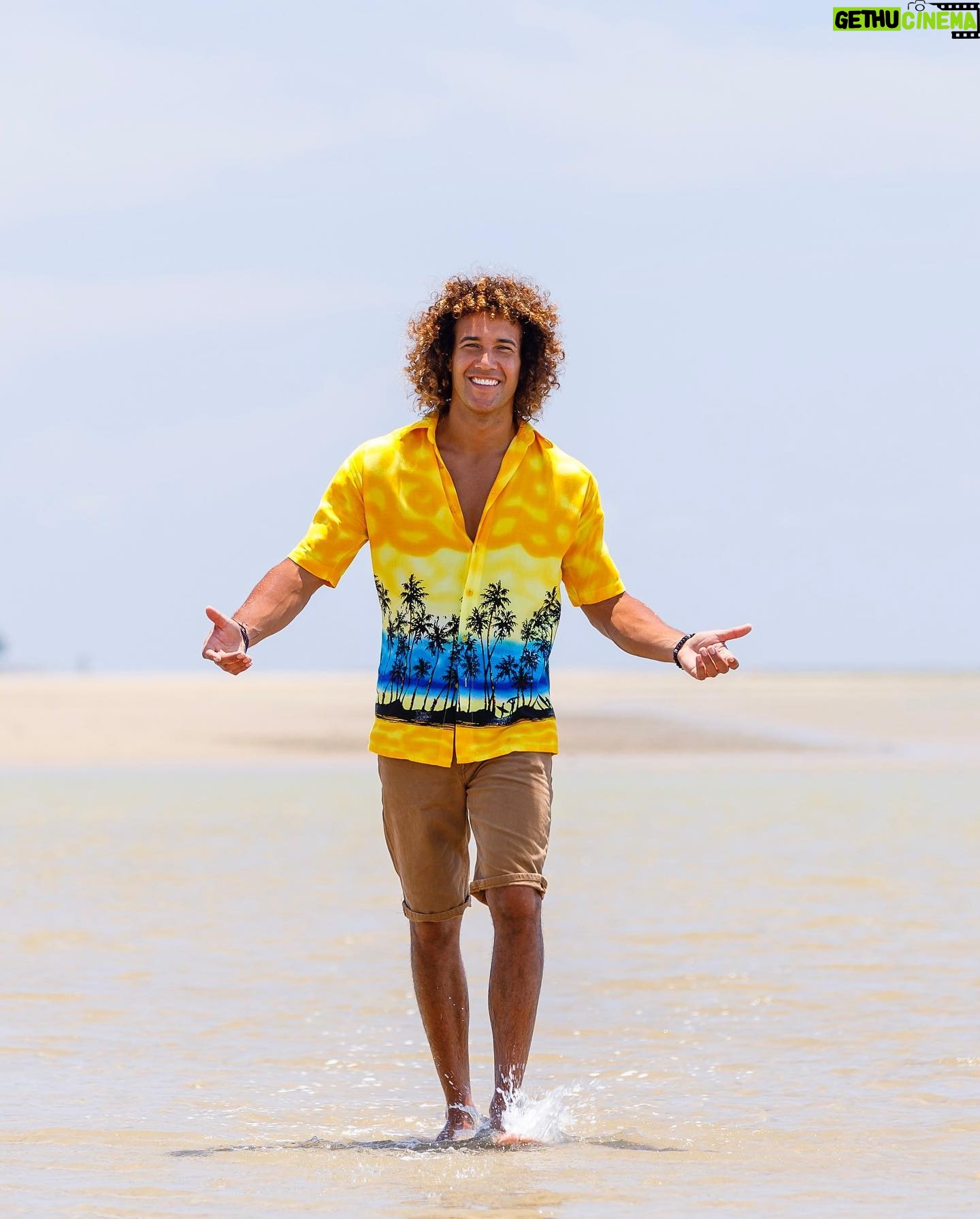 Laurent Maistret - 8.9K Likes - J’aurais adoré présenter en chemise Hawaiienne 🌴🌼
Peut etre pour la prochaine saison 😜
Ca passe ou ça fait trop? Dites moi votre avis.
Photo: Patrick Robert
