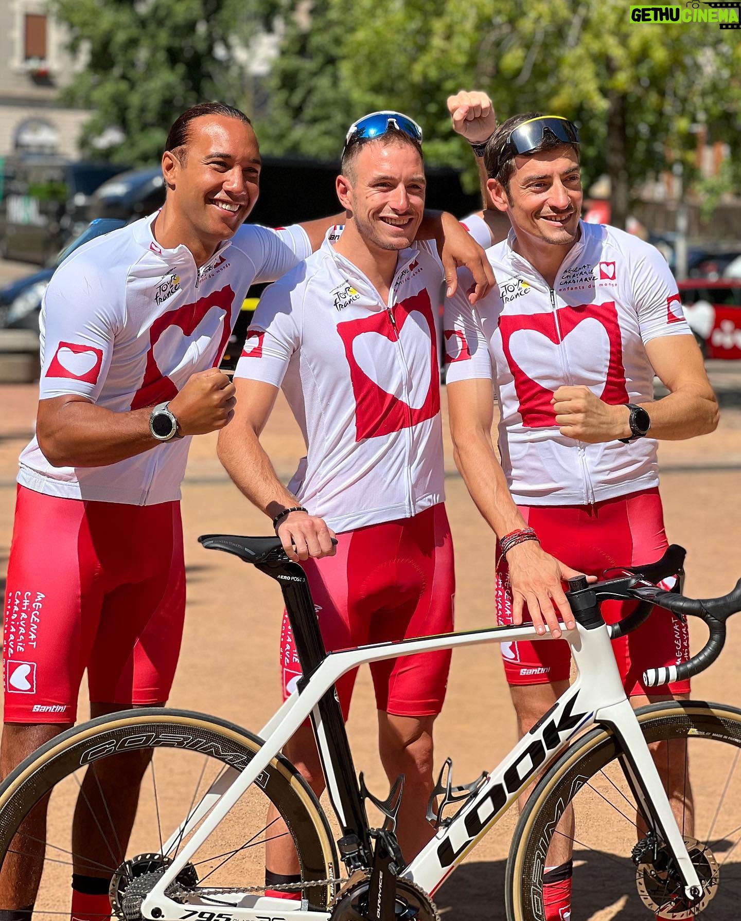 Laurent Maistret - 6.5K Likes - Merci 2022 ❤️
Je vous souhaite une excellente année 2023 🫶🏽
La Santé, le sourire et que des choses positives !!
Merci encore à vous qui me suivez dans toutes mes folies, mon délire, mon univers. Merci pour ces messages que je reçois et votre soutiens 🙏🏾