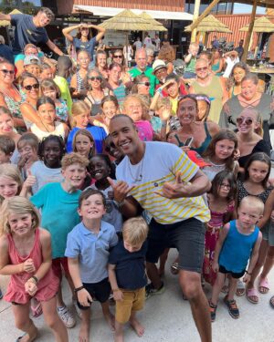 Laurent Maistret Instagram - Merci 2022 ❤️
Je vous souhaite une excellente année 2023 🫶🏽
La Santé, le sourire et que des choses positives !!
Merci encore à vous qui me suivez dans toutes mes folies, mon délire, mon univers. Merci pour ces messages que je reçois et votre soutiens 🙏🏾