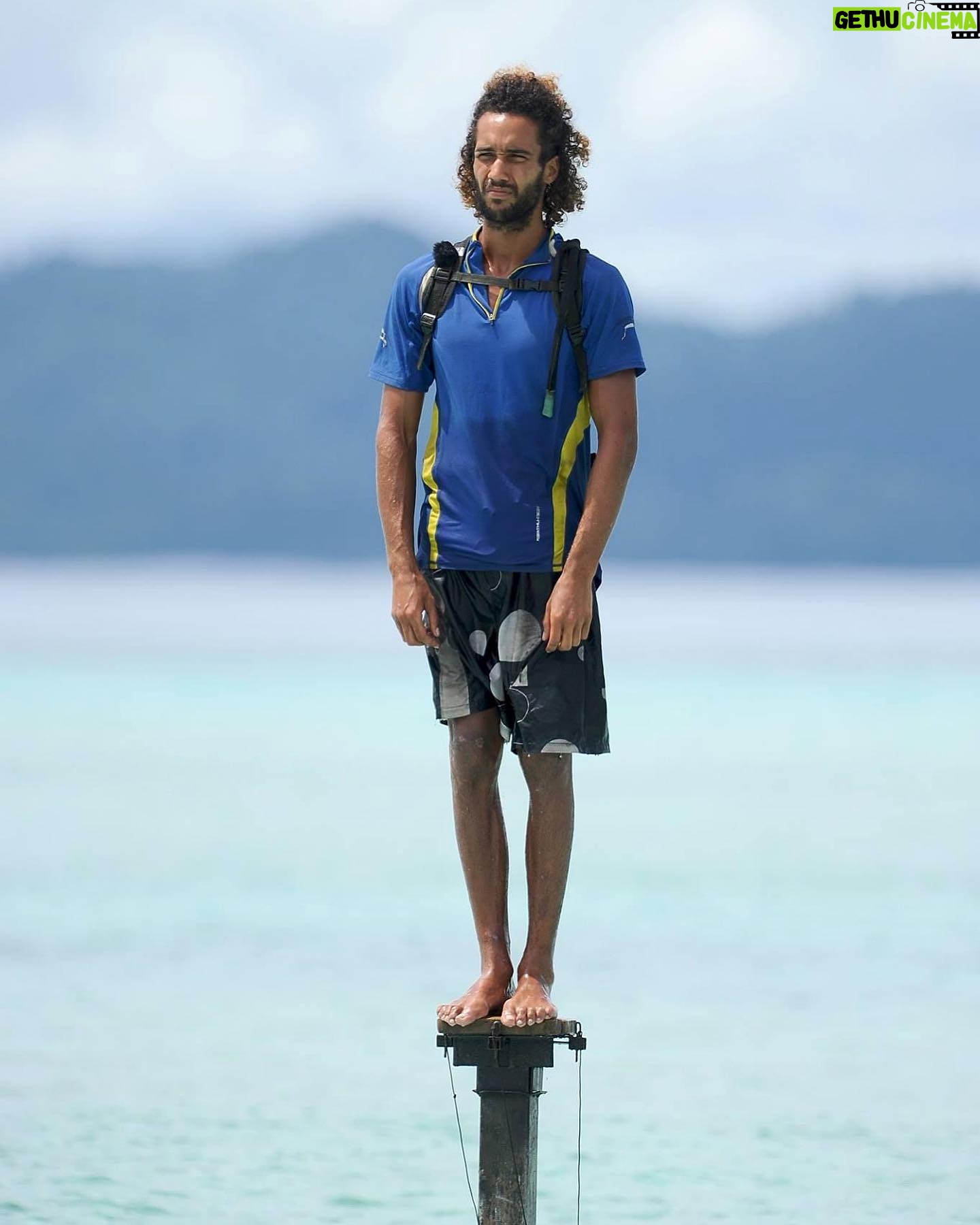 Laurent Maistret - 15.9K Likes - Ce soir c’est la fameuse épreuve des poteaux dans Koh Lanta 🌴
Au total je suis resté dessus un peu plus de 7h40, à avoir chaud, à t’ennuyer, à te faire pipi dessus, à chanter et à rester concentrer et espérant que les autres tombent.
Une grosse pensée à tous les aventuriers restants du Totem maudit. Et surtout bon courage.