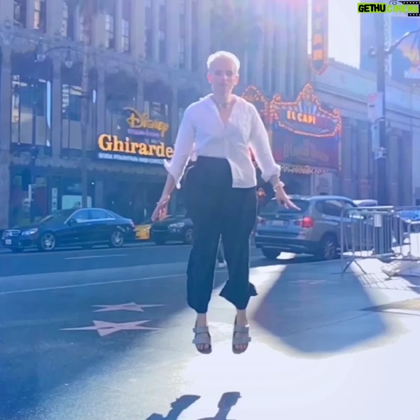 Laurie Penny - 425 Likes - I’m still finding it hard to settle down in LA. (Video by @ronenv)