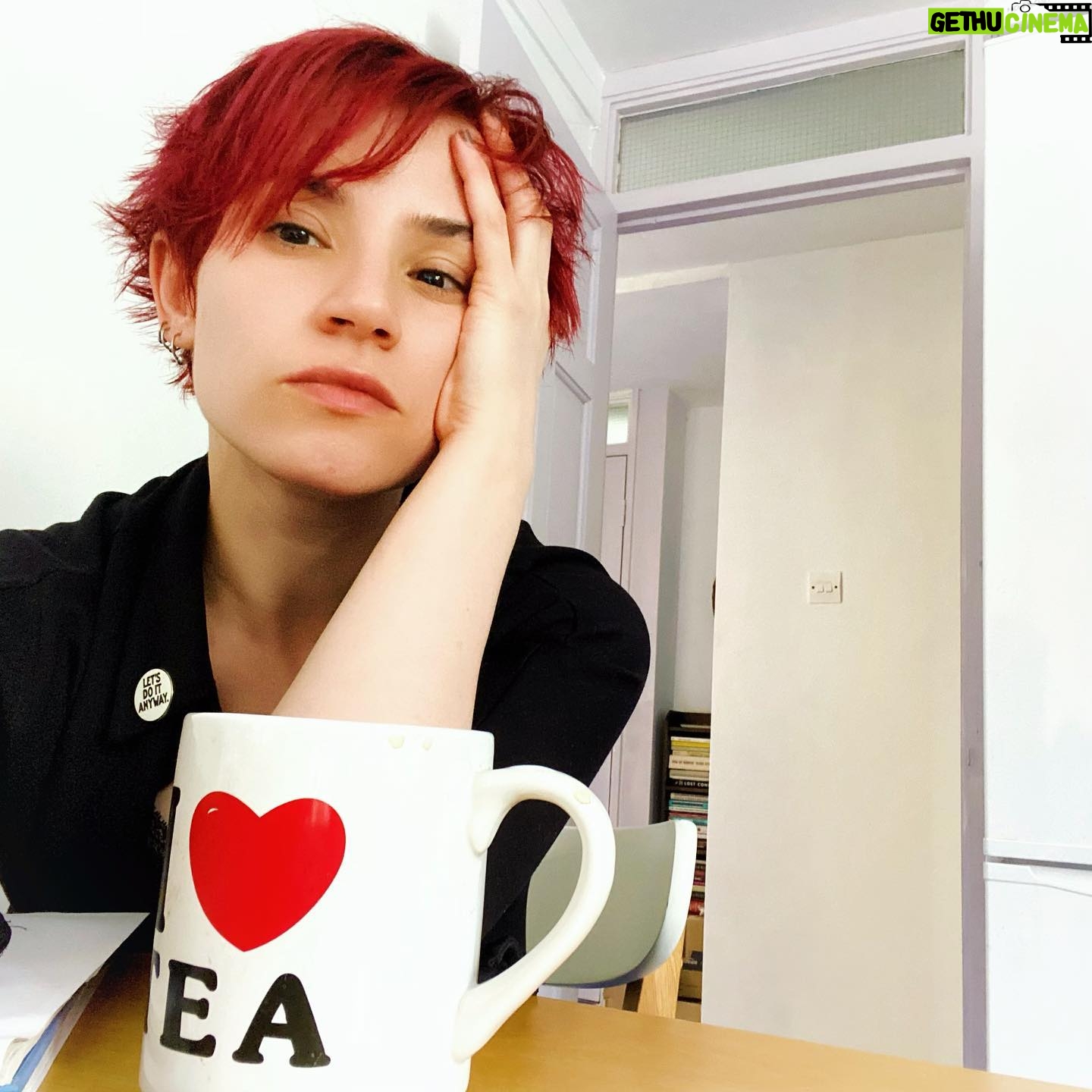 Laurie Penny - 606 Likes - Proof of life/ back to school goblin energy.