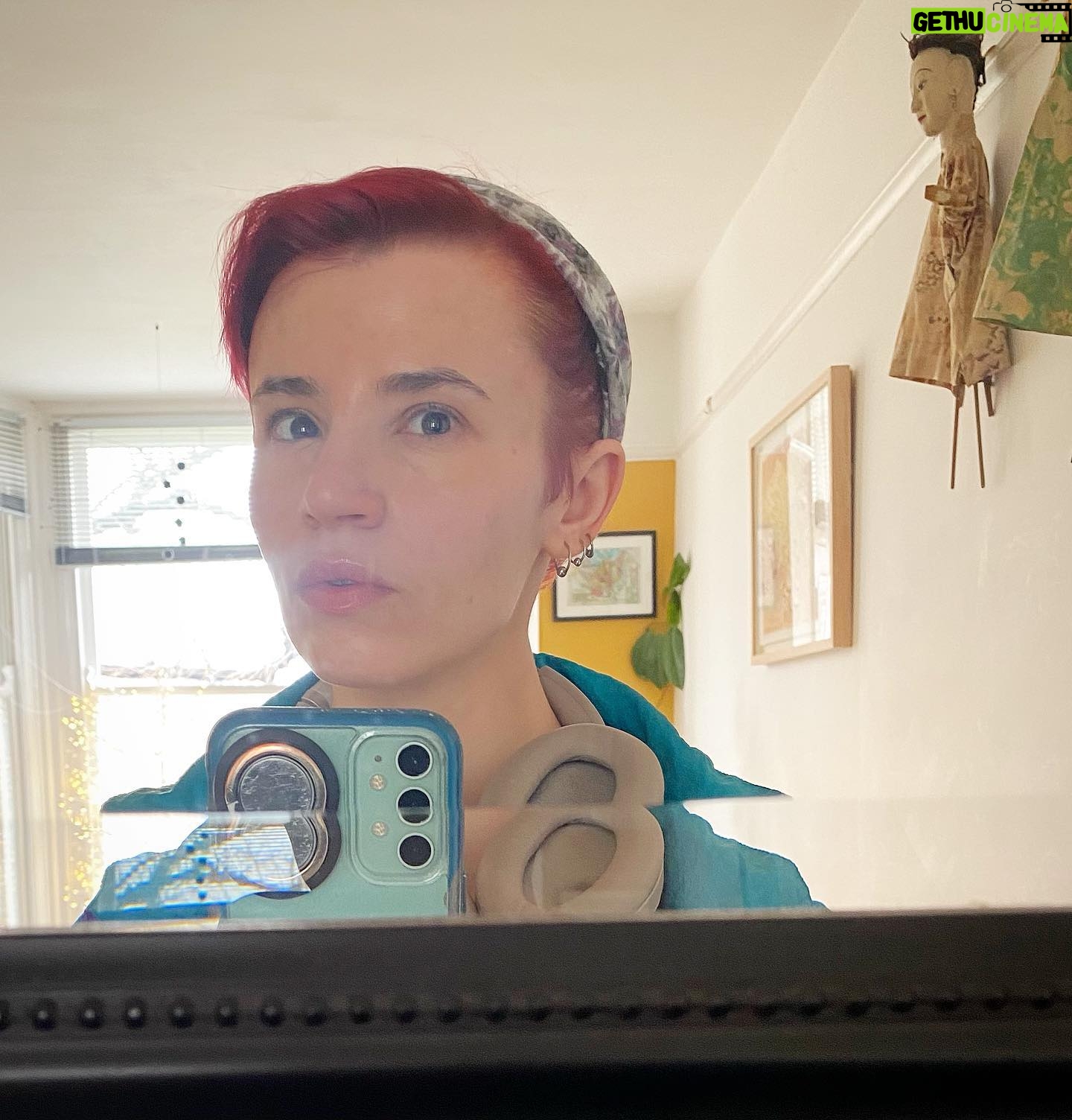 Laurie Penny - 440 Likes - No makeup, no filler, no filter. What’s their secret? JK it’s haunted puppets.