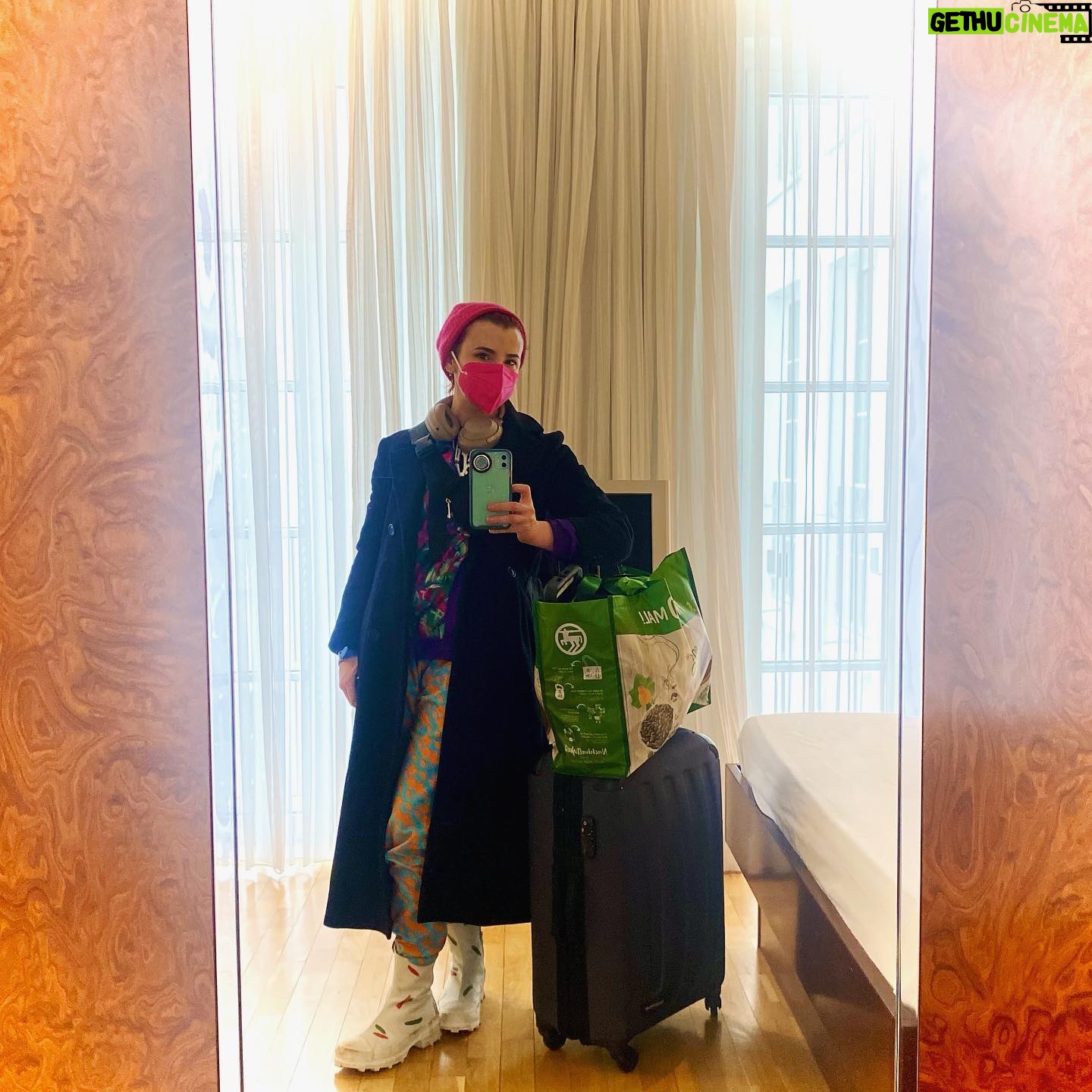 Laurie Penny - 483 Likes - #sexualrevolution Germany tour 2022, day 9: Hannover> Leipzig. Self Facilitating Media Node mode.