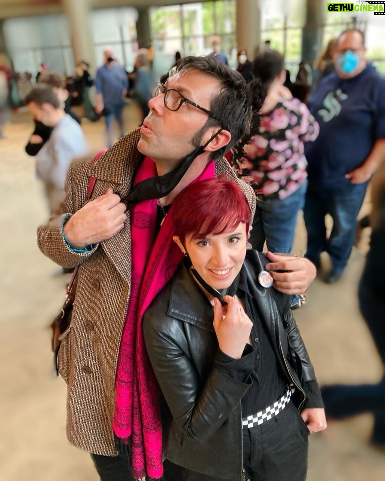 Laurie Penny - 589 Likes - Made it to Seattle in time to take @davidboardergiles to see a wild @neilhimself do his thing.