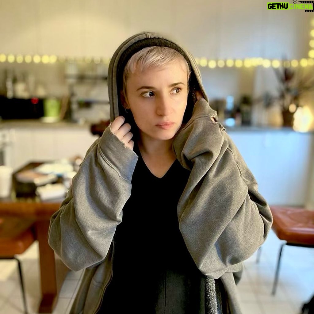 Laurie Penny - 587 Likes - When your gender is ‘Borrible’. (Lockdown Cosy Ratbag Day 7)