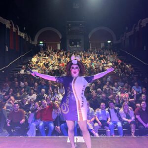 Lawrence Chaney Instagram - It’s over(weight) 🥺👉🏻👈🏻

Beyond thankful to all of you that came out to see my one woman show “Overweight and Over It!” 💜