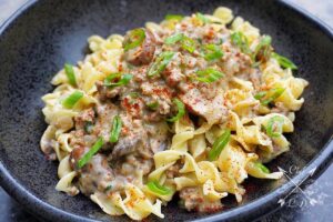 Lawrence Duran Instagram - @wahlburgersathome #BeefStroganoff 
Made this family fun dish for the Wahlberg‘s using @wahlburgersathome certified angus ground beef which just hit the west coast and is now available at @gelsonsmarkets
.
.
.
.
.
. 
#FamilyMeals #FunFood #WahlburgersAtHome #ComfortFood #PrivateChef #WahlbergChef #Family #Blessed