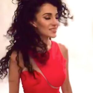 Layla Alizada Instagram - Hello Friday 😉  #longhairdontcare  #fridayvibes