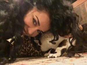 Layla Alizada Instagram - That time I tried to take a selfie with the Sushinator and she ditched me for her tunnel #tbt❤️ #catlife