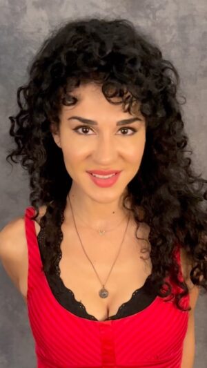 Layla Alizada Instagram - Since it’s still January, wanted to wish everyone a Happy New Year and share some slices of 2022 ❤️