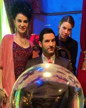 Layla Alizada Instagram - Telling the #devil his future is a tough gig. Catch me as Miss Odetta on @lucifernetflix streaming now🔮