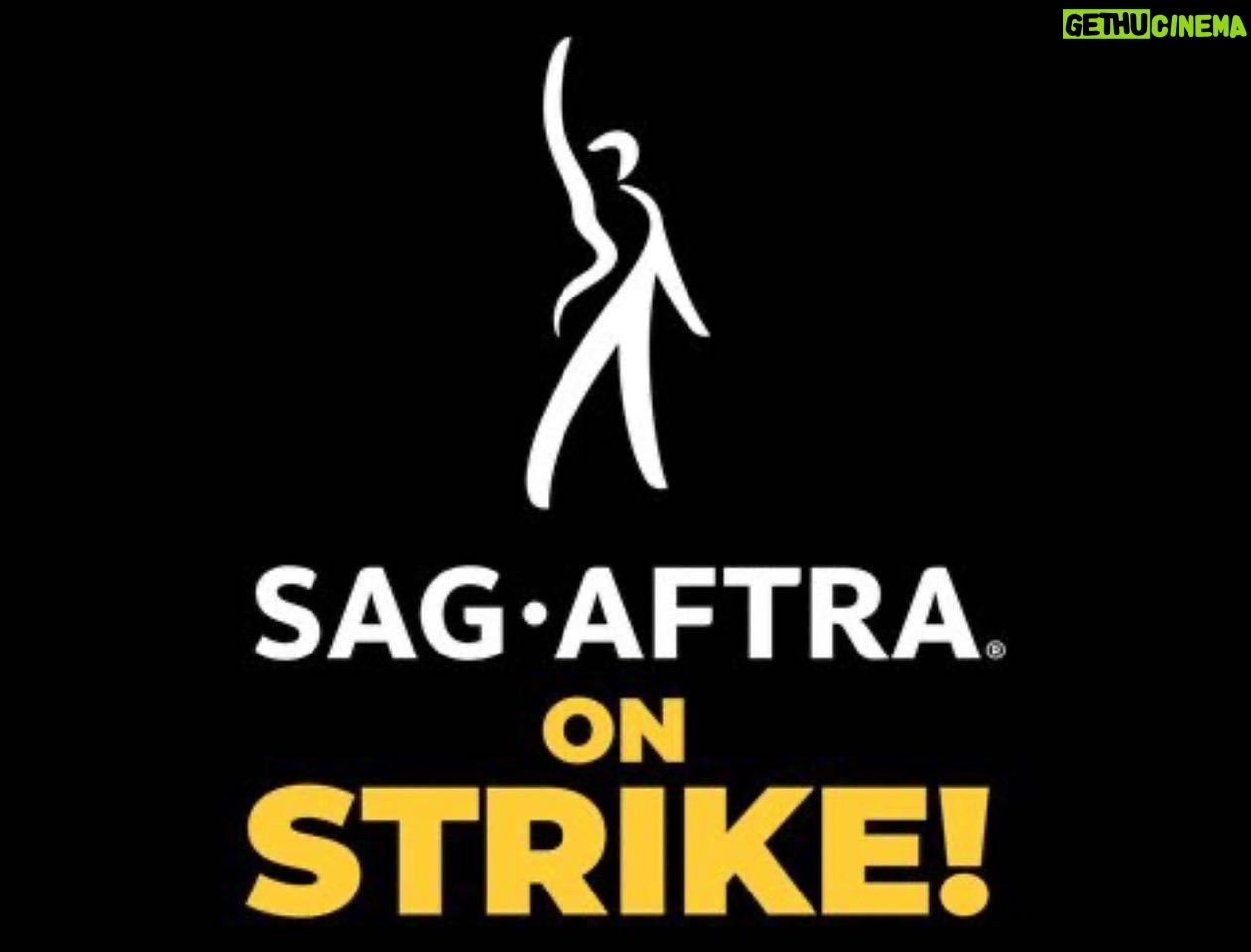 Layla Alizada - 4.7K Likes - Picketing with some of favorite people ❤️ #sagstrike #wgastrong #sagaftrastrong