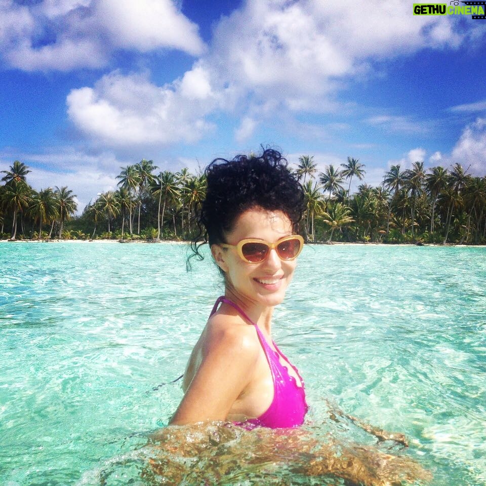 Layla Alizada - 2K Likes - So miss swimming in that clear water right now. The most beautiful place I've ever seen #borabora