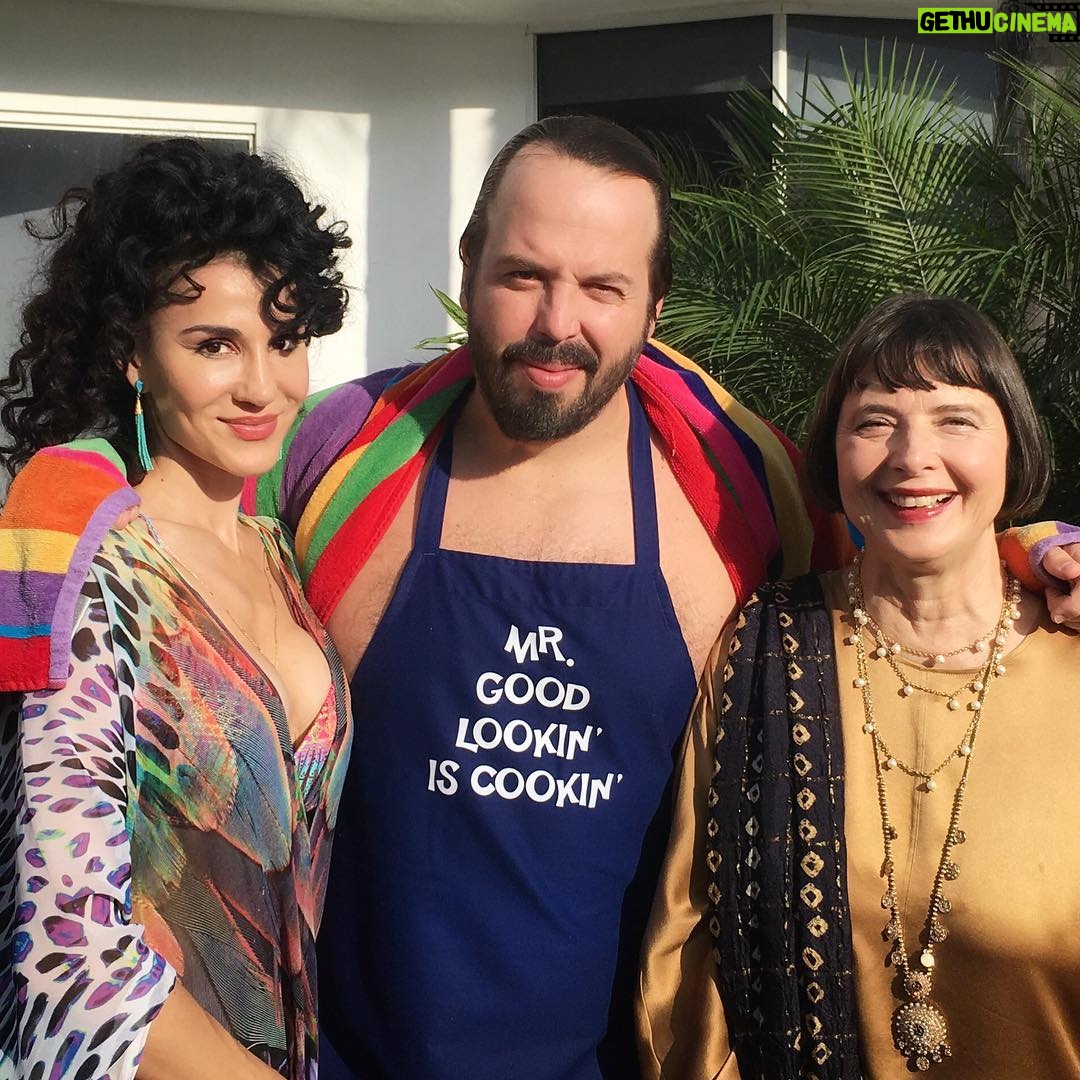 Layla Alizada - 1.7K Likes - Just came across this pic. Have had so much fun with these two. Gonna miss our happy dysfunctional family ❤️@isabellarossellini @angussampson #shuteye #setlife
