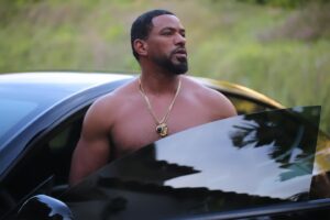 Laz Alonso Instagram - Que se mueran de envidia toditos. Para eso tengo azabache ⚫️🔰🔆