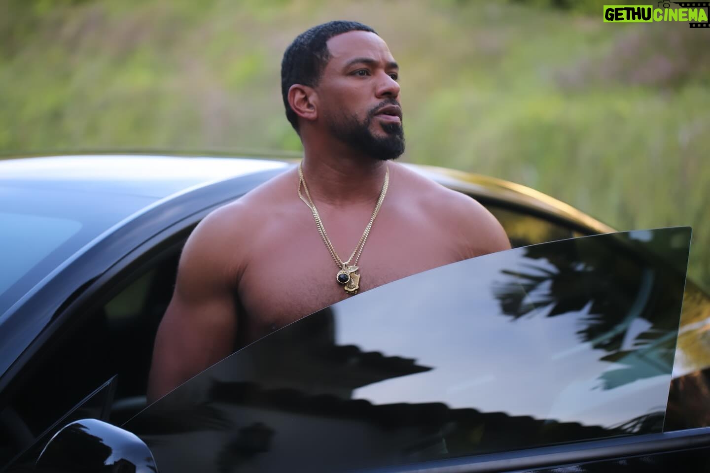 Laz Alonso - 25.8K Likes - Que se mueran de envidia toditos. Para eso tengo azabache ⚫️🔰🔆
