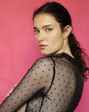 Léa Bonneau Instagram - 👄 oh t’es là ? Je t’avais pas vu 👄 @lisa_lesourd_