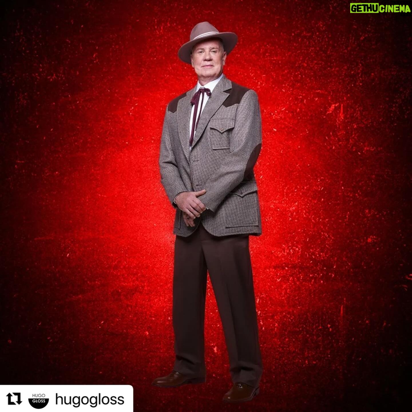 Leandro Lima - 6.5K Likes - #Repost @hugogloss with @use.repost
・・・
You were always on our mind, Elvis! Leandro Lima se tornou o próprio Elvis Presley na caracterização do Rei do Rock para o espetáculo “Elvis - A Musical Revolution”. O ator irá alternar o protagonismo com Daniel Haidar. Em imagens exclusivas divulgadas pelo hugogloss.com, também foram reveladas as transformações impecáveis de Luiz Fernando Guimarães, como Coronel Parker, e Caru Truzzi, interpretando Priscilla Presley. O musical, a única biografia autorizada de Elvis a ganhar os palcos internacionais, é dirigido por Miguel Falabella e estreia dia 1º de agosto, no teatro Santander, em São Paulo. Já estamos ansiosos para ver de pertinho e soltar o gogó junto! (📸: Jairo Goldflus)