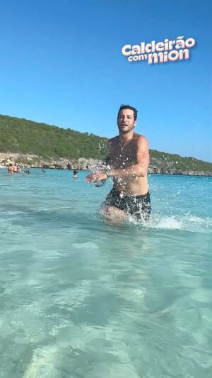 Leandro Lima Instagram - de férias com o #CaldeirãonoCaribe 😂🫣🌊☀️🏝️💜