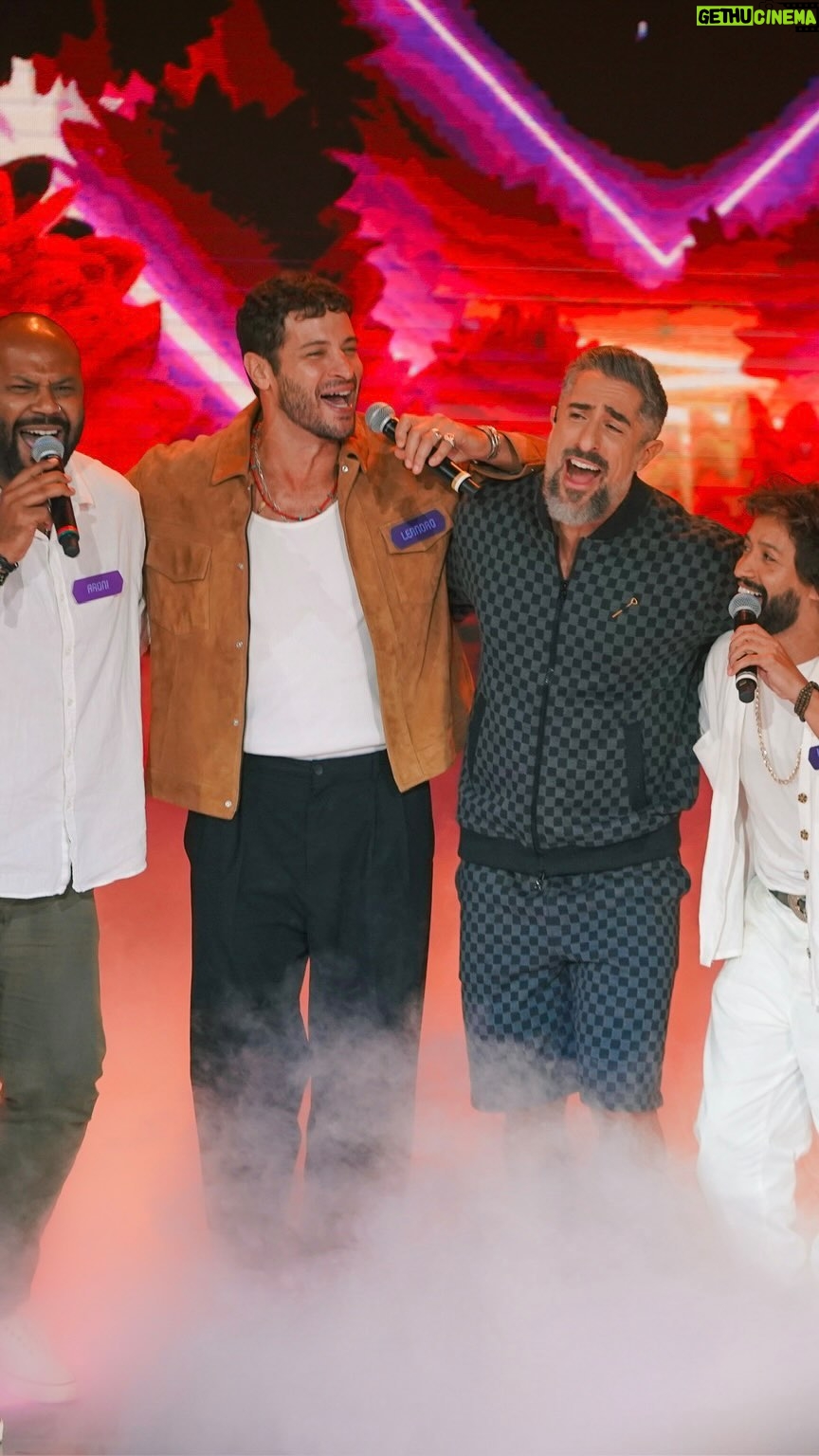 Leandro Lima - 4.5K Likes - Djavan é uma maravilhosa escolha SEMPRE! “Flor de Lis” com direito a uma performance especial! 💜🎤🎶😍🌟 #Caldeirokê #Caldeirão