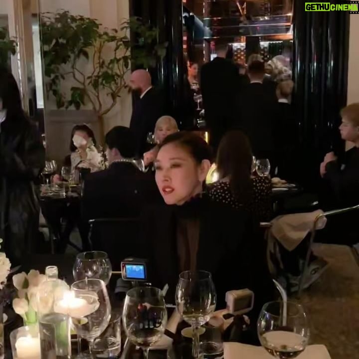 Lee Bom - 264 Likes - 진짜 진짜 멋있는 혜진언니. 웃을때 보조개 너무 좋아요🫶🏻
바쁜 일정이 행복하면서도 아쉽다ㅜㅜ
항상 많은걸 느끼고 배우게 되는 출장!
또가요 이멤버 리멤버🛫