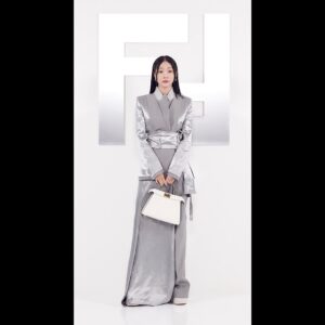 Lee Bom Instagram - @d_a___m_i  x @fendi 
#김다미 

🤍 

@halolee7 @joohee_nam