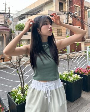 Lee Bom-so-ri Instagram - -
수소문 끝에 찾아간 @hair_micmac !

붙임머리는 난생 처음이었는데
정말 꼼꼼하고 친절하시고
무엇보다 똥손인 제가 머리 관리를 잘 못해도
붙인 티가 거의 안나 자연스럽다는 점이
너무나 만족하는 부분임미댜😍
감사해요 원장님💓

추천해준 금조(@keumjo_1217 )
사진찍어준 시인이(@poet.park )도
모두 고마오❤️