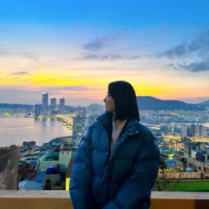 Lee Bom-so-ri Instagram - -
비로소 보낸다, 나의 지원!
너무 너무 소중한 우리 #야한사진관 팀!
모든 순간 감사했습니다😭
정말 많이 사랑해요❤️
그리고 끝까지 함께해준 모든 분들께도 감사를..🫶🏻