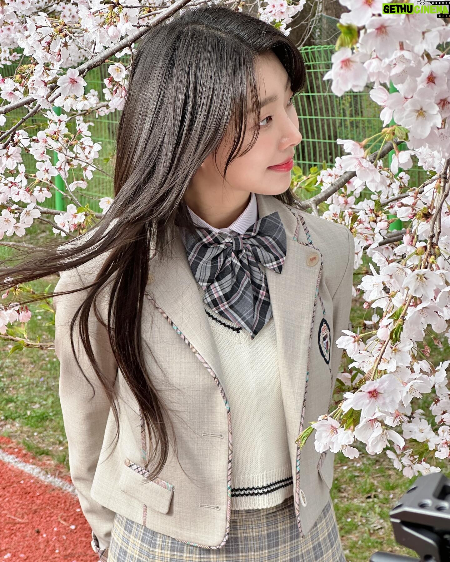 Lee Bom-so-ri - 4.9K Likes - -
뮤지컬 🌸4월은 너의 거짓말🎹🎻🌸
예술의전당 CJ 토월극장
2024.6.28~8.25
짧고 굵게, 발버둥 칠 예정!
많이 보러와주실거죠?💌
-
#YourLieInAprilMusical
#YourLieInApril
#4월은너의거짓말