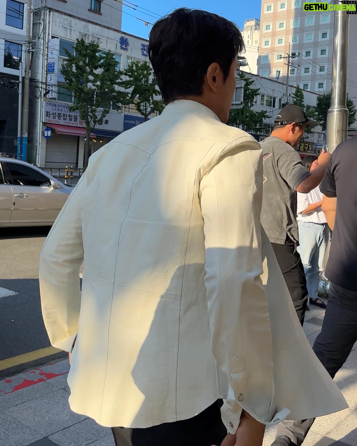 Lee Byung-hun - 83.2K Likes - 내 눈을 바라봐
#콘크리트유토피아 #CONCRETEUTOPIA