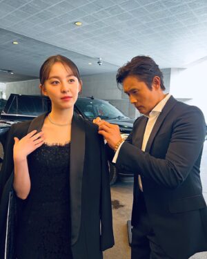 Lee Byung-hun Instagram - 투잡
#콘크리트유토피아 #CONCRETEUTOPIA #tiff #TorontoInternationalFilmFestival