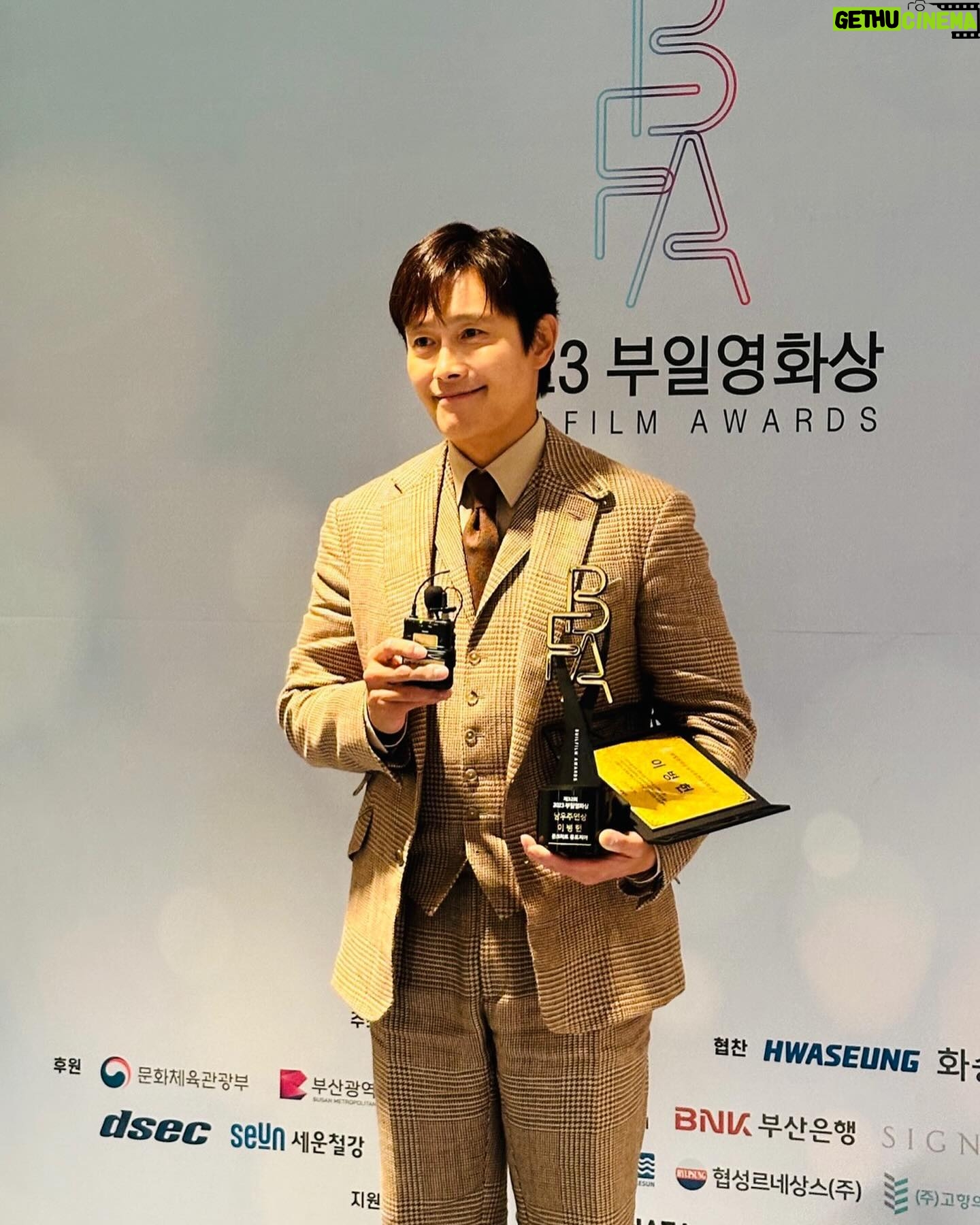 Lee Byung-hun - 65K Likes - 순금
#부일영화상 #남우주연상 #콘크리트유토피아 #2023BIFF