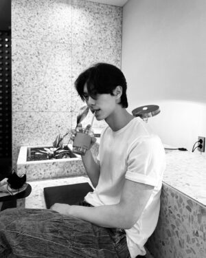 Lee Chae-min Instagram - ☕️
