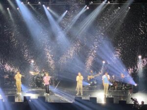 Lee Chang-min Instagram - 機会が訪れる瞬間、自分が準備できてないからそのチャンスを手に入れない状況にならないため、今自分に与えた時間をちゃんと過ごしてる

이 세상에 당연한 건 "자연법칙" 뿐이다.
고맙습니다 고맙습니다 고맙습니다