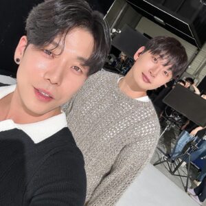 Lee Chang-min Instagram - 가족사진 아님
2023. 10. 10 7pm(킬링 보이스)
2023. 10. 12 6pm(신곡 딩고 라이브) & Music Release 

첫째, 셋째, 막내
둘째는 하도 말을 안들어서 단체사진으로 대체ㅋ
#2am #딩고뮤직 #너말곤다싫다
