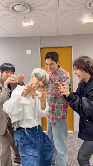 Lee Gi-kwang Instagram - 🔺 Predator Challenge!

이기광 X 하이라이트 윤두준, 양요섭, 손동운

@gttk0000
@beeeestdjdjdj 
@yysbeast
@highlight_dnpn
#윤두준 #양요섭 #손동운

#하이라이트 #HIGHLIGHT
#이기광 #LEEGIKWANG
#Predator #프레데터 
#PredatorChallenge #프레데터챌린지