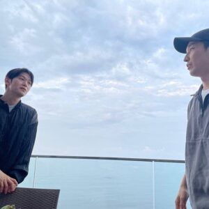 Lee Hak-ju Instagram - 형사록시즌2 7-8부! 
오늘부터 보실 수 있습니다
마지막까지 시청해주셔서 감사해요 오!무!사! 오늘도 무사히 ㅎ
사진은 이번 여름을 털어봤습니다
#형사록2#disney #이젠 몰아보기 가능^^