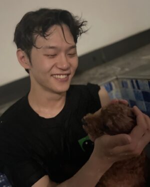 Lee Hak-ju Instagram - 휴가! 모카랑 휴가도 보내고 헤어질결심 2차 관람! 다시 보니 더 재밌네요!!! 극장으로~!