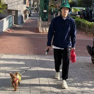 Lee Hak-ju Instagram - 모시고살기