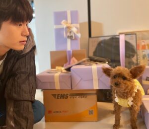 Lee Hak-ju Instagram - 저의 10주년을 기념해 주시고 많은 응원 보내주셔서 감사합니다 앞으로 더 열심히 해보겠습니다!! 선도부분들께 항상 감사합니다!
(--)(__) 꾸벅