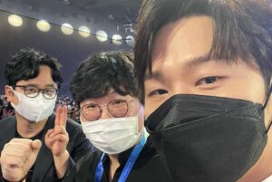 Lee Hak-ju Instagram - 백상예술대상에 함께할 수 있어서 너무 영광이었습니다..!
오랜만에 윤성호감독님, 처음으로 김홍기작가,감독님 만나봬서 더 좋았던..!

#SHUIT-W 
이상훈 대표님 예쁜 턱시도 감사합니다 (--)(__)