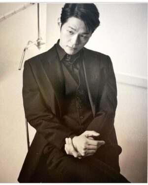 Lee Hak-ju Instagram - BIGISSUE 5월호 
화보촬영 후 주셨던 B컷! ^^;