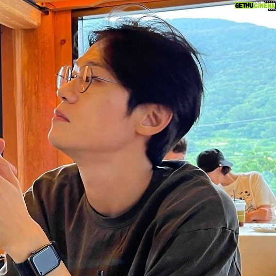 Lee Hak-ju - 24.8K Likes - 형사록시즌2 7-8부!
오늘부터 보실 수 있습니다
마지막까지 시청해주셔서 감사해요 오!무!사! 오늘도 무사히 ㅎ
사진은 이번 여름을 털어봤습니다
#형사록2#disney #이젠 몰아보기 가능^^