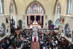 Lee Hsien Loong Instagram - Christians observe Good Friday today, a solemn time of reflection and prayer to remember the crucifixion and death of Jesus Christ.

This year, Good Friday and Easter take place amid a troubled and conflicted world, with many people living under grievous and inhumane conditions. 

We must not lose hope in face of suffering and tragedy. Let us draw strength from the message of this season and work together for a more peaceful world, while cherishing the precious societal harmony that we enjoy in Singapore. 

I wish all Christians a blessed Good Friday and Easter weekend, and a restful long weekend to all! – LHL
 
(St Joseph’s Church. / MCI Photo by Chwee)