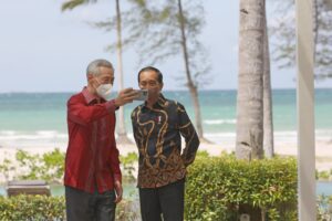 Lee Hsien Loong Instagram - Happy to speak to President @jokowi over the phone today to welcome the entry into force of the agreements under the Expanded Framework.
 
The three agreements on airspace, extradition and military training were signed two years ago, at the 2022 Singapore-Indonesia Leaders’ Retreat in Bintan. They reflect our shared commitment as close neighbours to work towards win-win outcomes for both countries.
 
The agreements are a major milestone in relations between Singapore and Indonesia. Look forward to our going further, to explore promising new areas of cooperation in the years ahead. 🇸🇬🇮🇩 – LHL
 
(With President Joko Widodo at the 2022 Singapore-Indonesia Leaders’ Retreat in Bintan. / MCI Photo by Terence Tan)