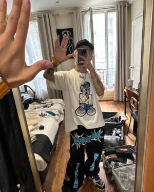 Lee Hwi-min Instagram - Back 2 album mode🖖🏼