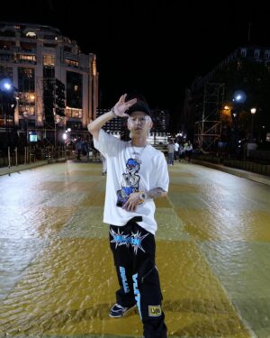 Lee Hwi-min Instagram - Back 2 album mode🖖🏼