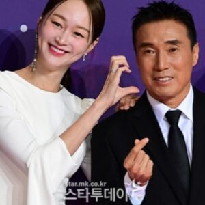 Lee Hye-jung Instagram - 올해가 어떻게 지나갔는지 곰곰히 생각해보니.. 

그랬구나 
고생했구나 
고생안한사람이 어디있겠냐만은

그래도 잘살았다고 칭찬해주고 싶은 한해.. 
완벽한 삶이 어딨겠어 
잘하고있어 🧡 
그리고 즐거웠고 행복했다🧡
마지막날을 아름답게 마무리할수있게 해주셔서 
감사합니다 🙏🏻

새해복많이받으세여

#계속성장하는이혜정
#다같이성장하쟈🧡
#골때녀덕분에많이행복하고많이배웁니다
#새해복많이받으세요
#자기애강한이혜정🙄

#뒤늦은피드
상받은분들 축하드리구🥰
하감독님 
인스타개설축하드리옵니당🥰

@seokjoopapa